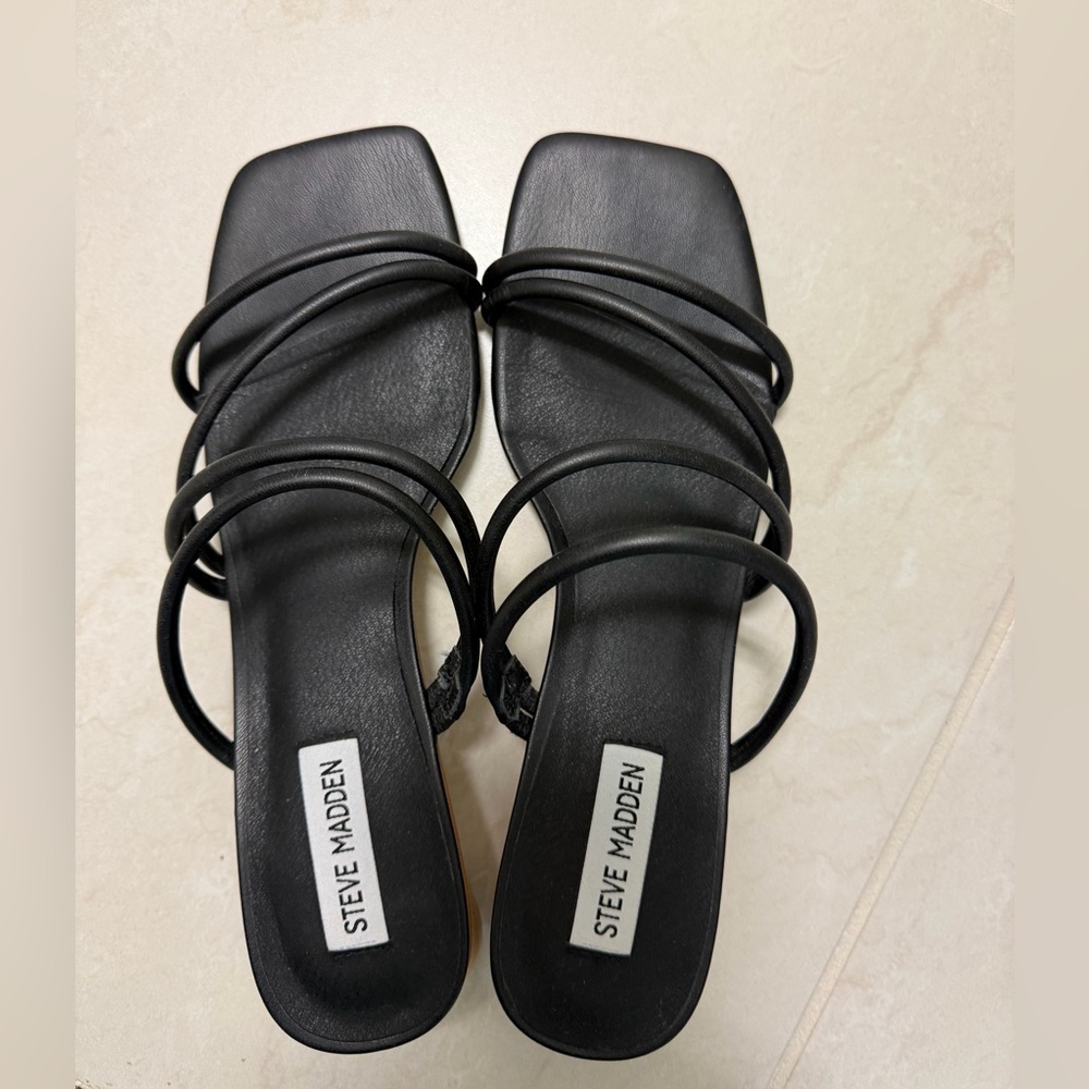 Steve Madden Black Strappy Block Heel Mule Sandals – Size 9.5